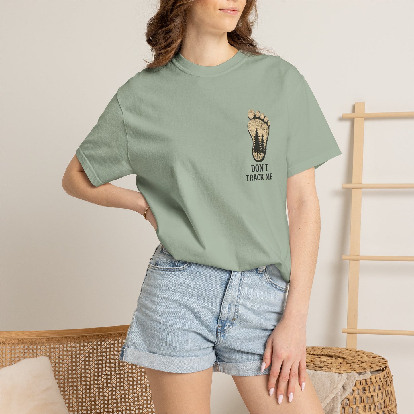Don’t Track Me Bigfoot Shirt – Untrackable Sasquatch Outdoor Graphic Tee